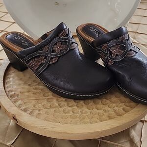 euro soft by Sofft Leather Clogs with Braided Detail Chocolate Brown